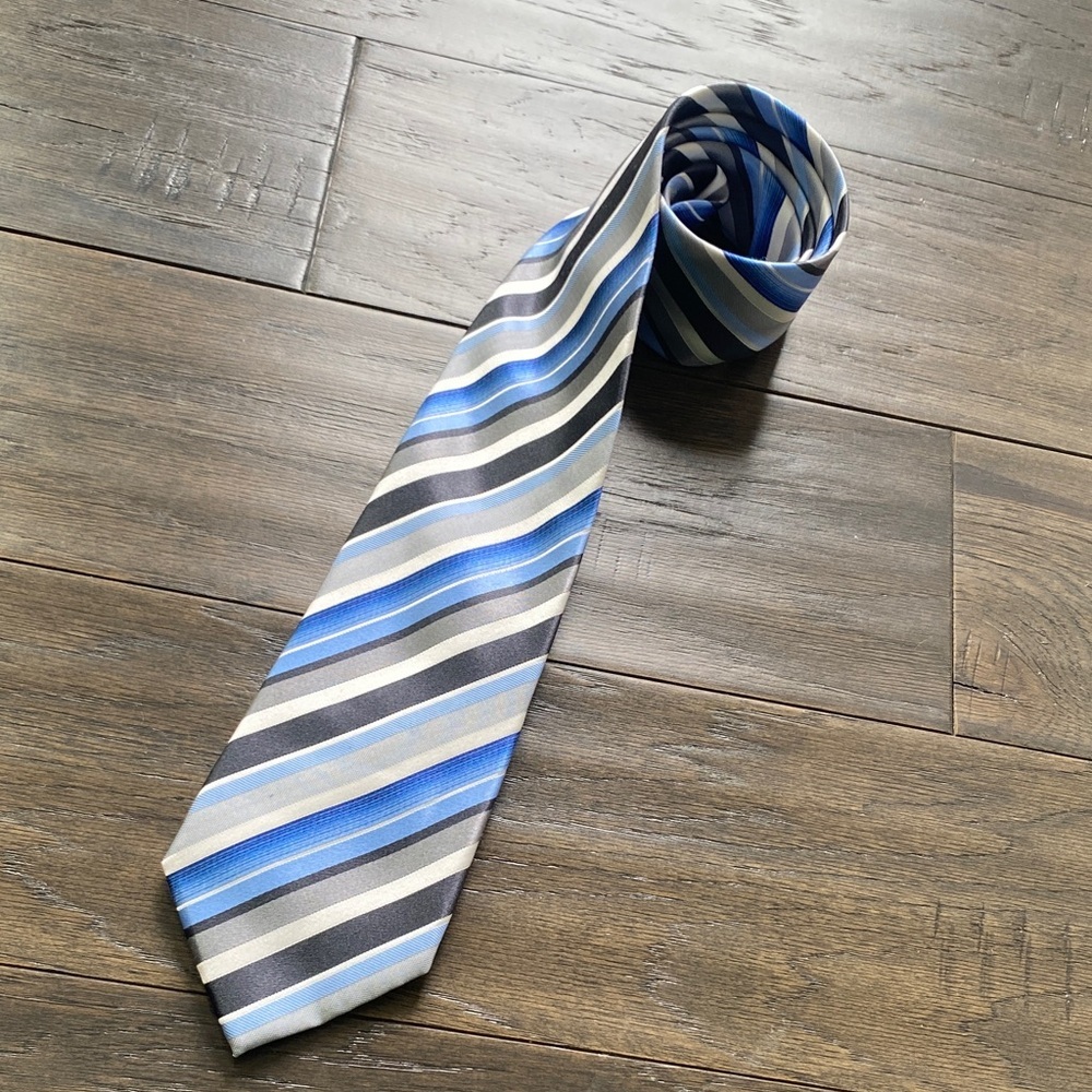Geoffrey Beene 100% Silk Blue and Gray Striped Tie